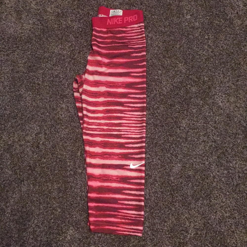 Nike pro pink cropped leggings